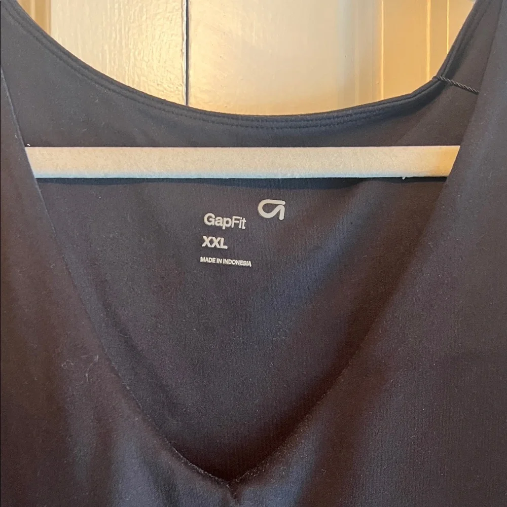 GAPfit Black V-Neck tank active dress - Picture 2 of 8